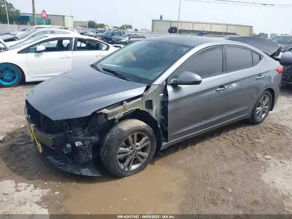 5NPD84LF2JH287024 2018 HYUNDAI ELANTRA - Image 2