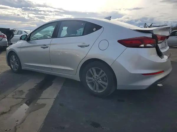 5NPD84LF2JH296211 2018 HYUNDAI ELANTRA - Image 2