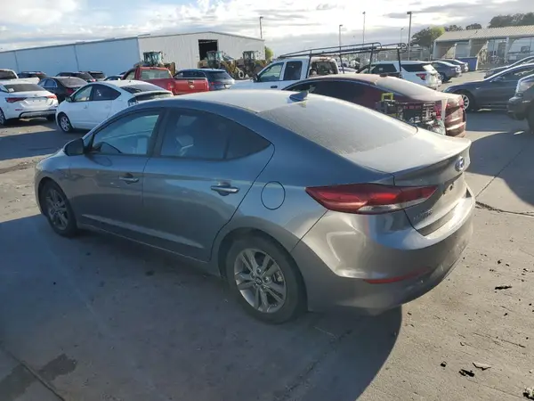 5NPD84LF2JH297665 2018 HYUNDAI ELANTRA - Image 2