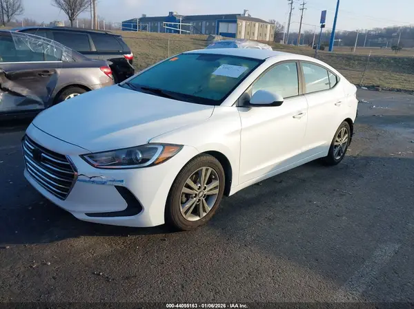 5NPD84LF2JH297908 2018 HYUNDAI ELANTRA - Image 2