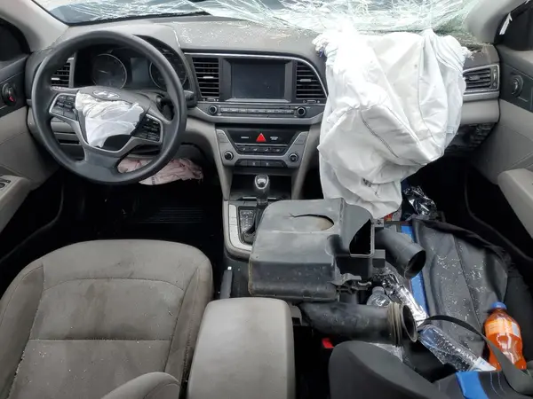 5NPD84LF2JH299240 2018 HYUNDAI ELANTRA - Image 8