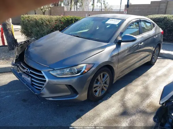5NPD84LF2JH300161 2018 HYUNDAI ELANTRA - Image 2
