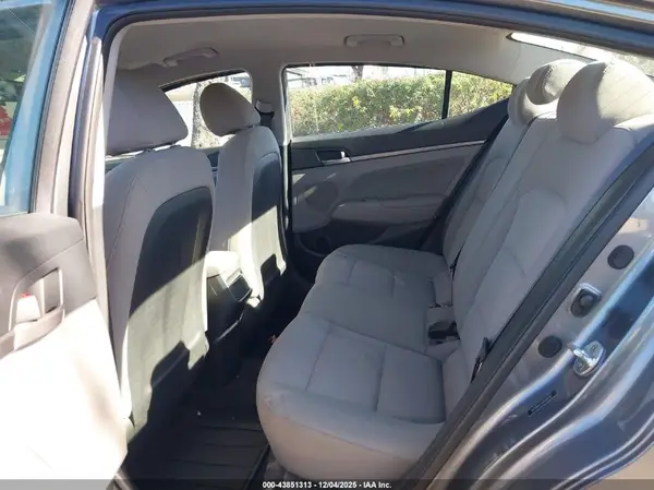 5NPD84LF2JH300161 2018 HYUNDAI ELANTRA - Image 8