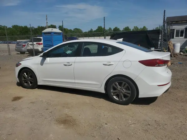 5NPD84LF2JH300449 2018 HYUNDAI ELANTRA - Image 2