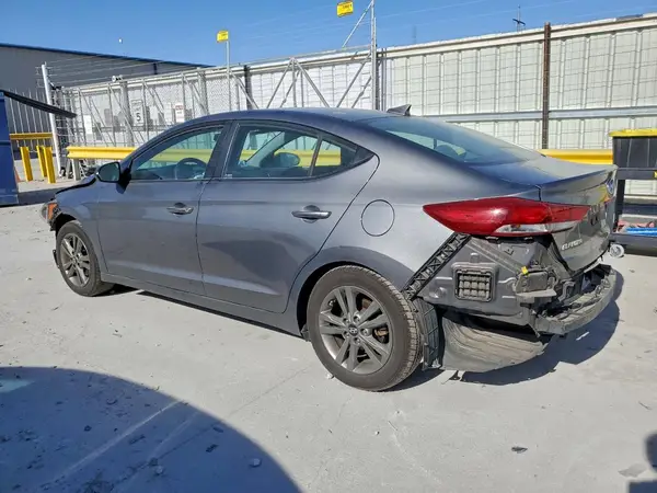 5NPD84LF2JH305974 2018 HYUNDAI ELANTRA - Image 2