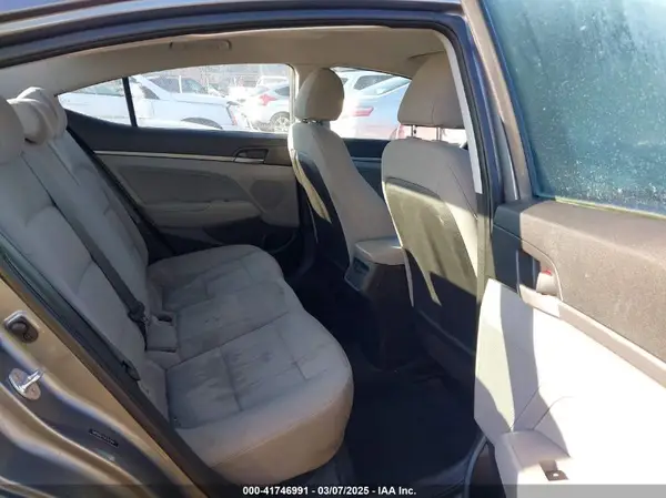 5NPD84LF2JH307949 2018 HYUNDAI ELANTRA - Image 8