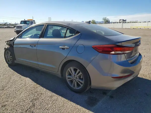 5NPD84LF2JH313136 2018 HYUNDAI ELANTRA - Image 2