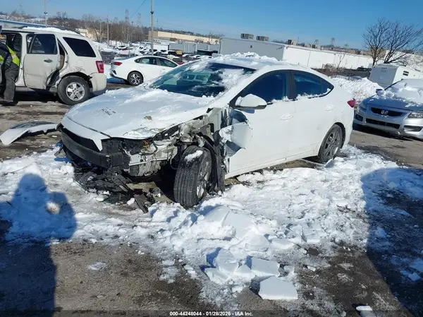5NPD84LF2JH317235 2018 HYUNDAI ELANTRA - Image 2