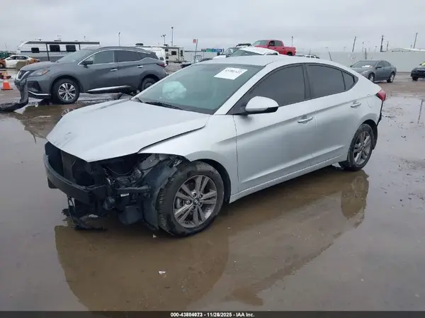 5NPD84LF2JH318367 2018 HYUNDAI ELANTRA - Image 2