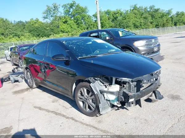 5NPD84LF2JH318496 2018 HYUNDAI ELANTRA - Image 1