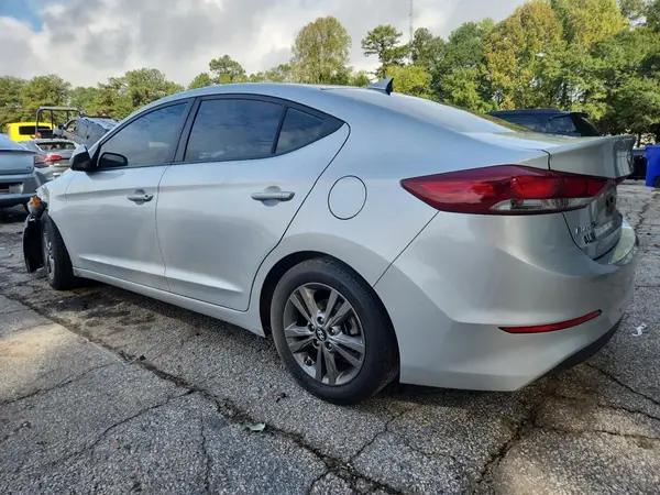 5NPD84LF2JH319311 2018 HYUNDAI ELANTRA - Image 2