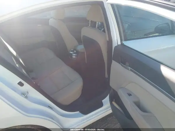 5NPD84LF2JH320183 2018 HYUNDAI ELANTRA - Image 8