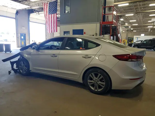 5NPD84LF2JH320443 2018 HYUNDAI ELANTRA - Image 2