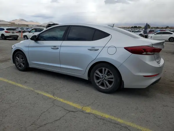 5NPD84LF2JH321740 2018 HYUNDAI ELANTRA - Image 2