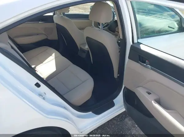 5NPD84LF2JH322399 2018 HYUNDAI ELANTRA - Image 8