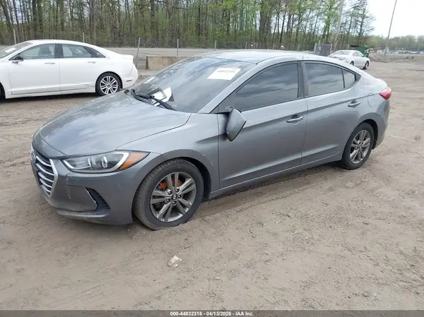 5NPD84LF2JH328591 2018 HYUNDAI ELANTRA - Image 2