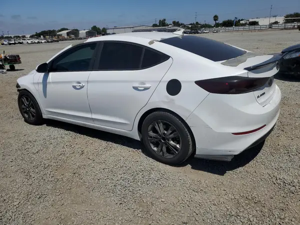 5NPD84LF2JH329045 2018 HYUNDAI ELANTRA - Image 2