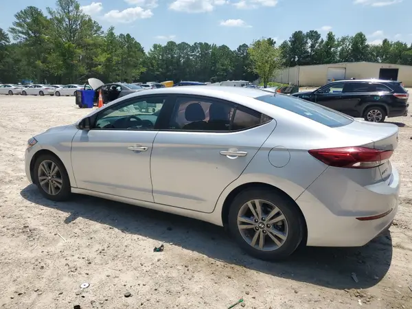 5NPD84LF2JH329594 2018 HYUNDAI ELANTRA - Image 2