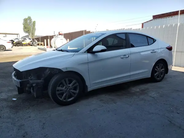 5NPD84LF2JH330180 2018 HYUNDAI ELANTRA - Image 1