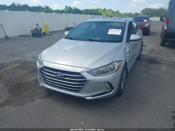 5NPD84LF2JH330552 2018 HYUNDAI ELANTRA - Image 2