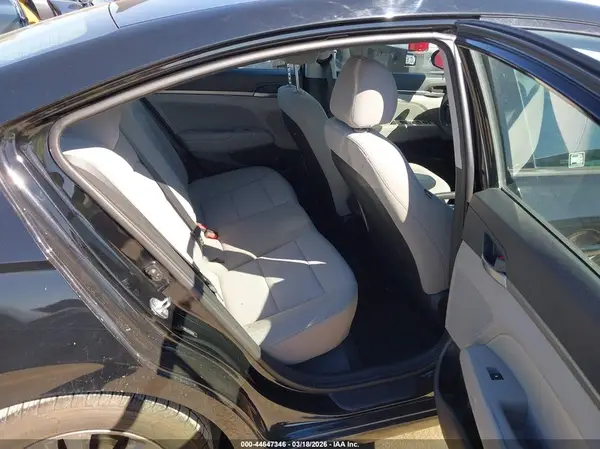 5NPD84LF2JH333399 2018 HYUNDAI ELANTRA - Image 8