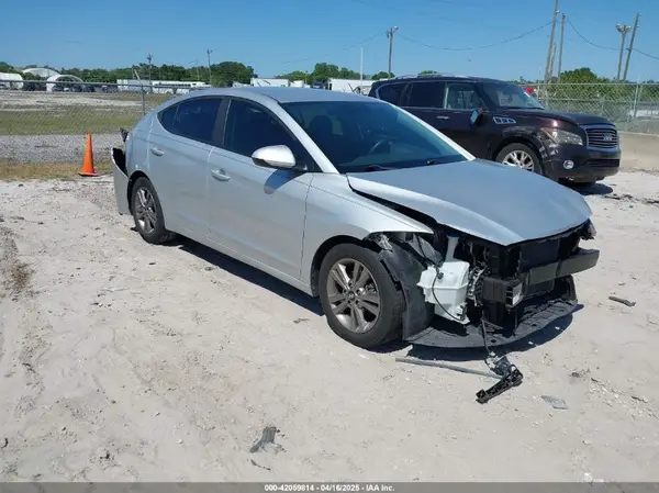 5NPD84LF2JH333709 2018 HYUNDAI ELANTRA - Image 1