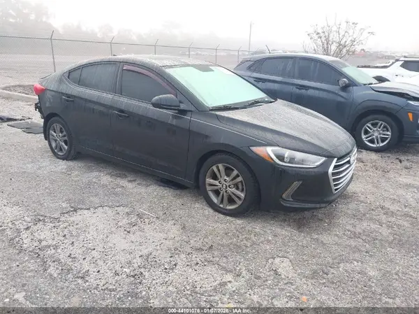 5NPD84LF2JH335427 2018 HYUNDAI ELANTRA - Image 1