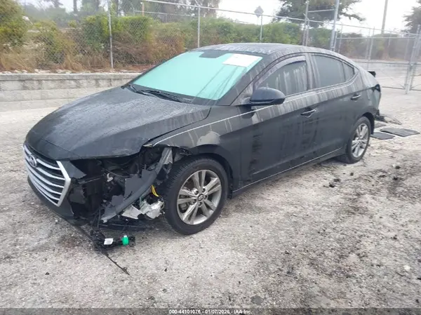 5NPD84LF2JH335427 2018 HYUNDAI ELANTRA - Image 2