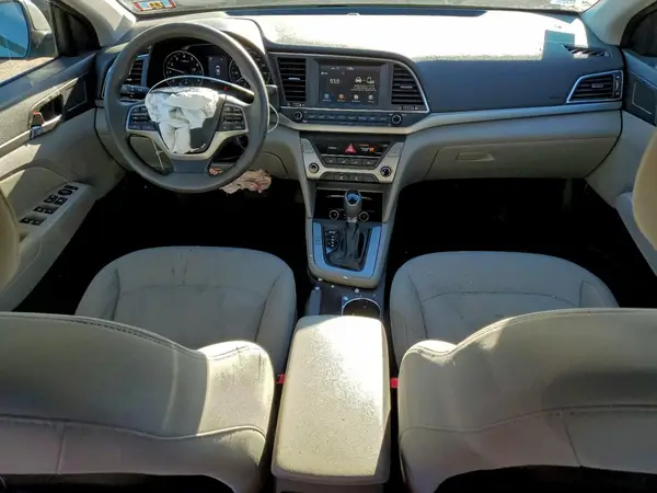 5NPD84LF2JH335590 2018 HYUNDAI ELANTRA - Image 8