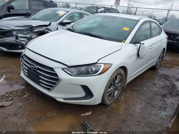 5NPD84LF2JH340403 2018 HYUNDAI ELANTRA - Image 2