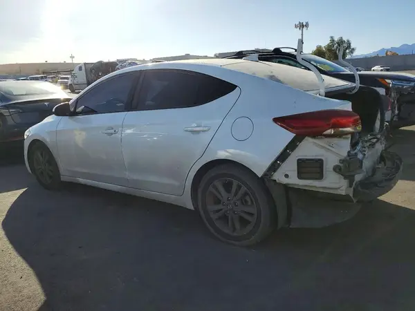 5NPD84LF2JH345519 2018 HYUNDAI ELANTRA - Image 2