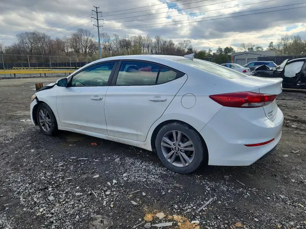 5NPD84LF2JH347982 2018 HYUNDAI ELANTRA - Image 2