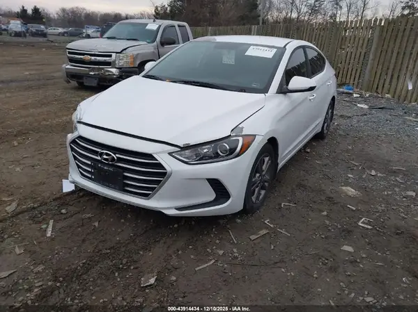 5NPD84LF2JH356875 2018 HYUNDAI ELANTRA - Image 2
