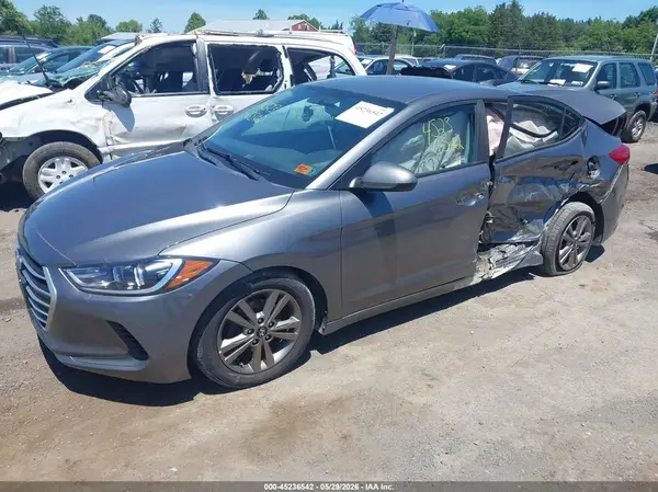 5NPD84LF2JH357704 2018 HYUNDAI ELANTRA - Image 2