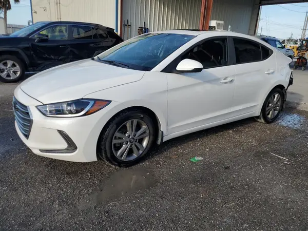 5NPD84LF2JH361588 2018 HYUNDAI ELANTRA - Image 1