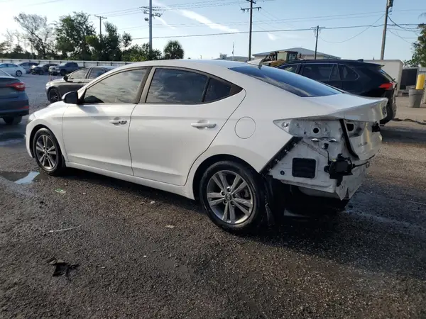 5NPD84LF2JH361588 2018 HYUNDAI ELANTRA - Image 2