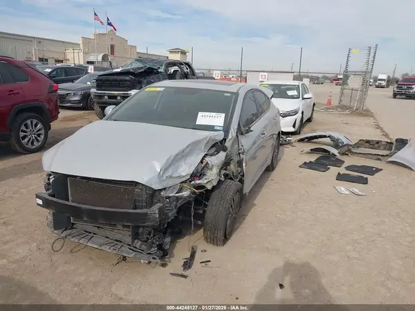 5NPD84LF2JH361784 2018 HYUNDAI ELANTRA - Image 2