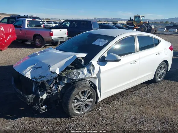 5NPD84LF2JH361803 2018 HYUNDAI ELANTRA - Image 2