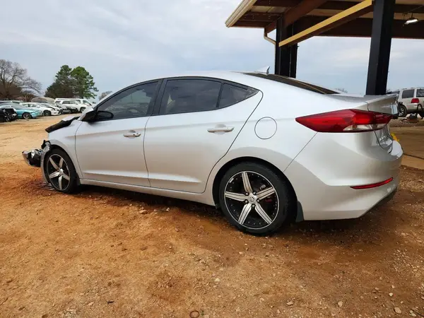 5NPD84LF2JH362837 2018 HYUNDAI ELANTRA - Image 2