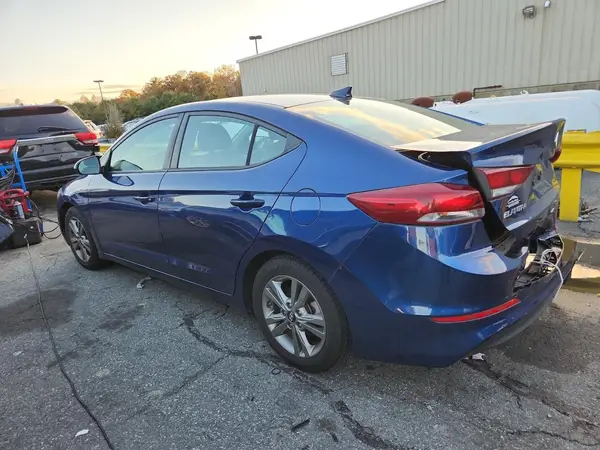 5NPD84LF2JH363633 2018 HYUNDAI ELANTRA - Image 2