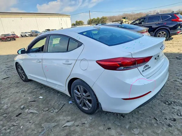 5NPD84LF2JH366533 2018 HYUNDAI ELANTRA - Image 2