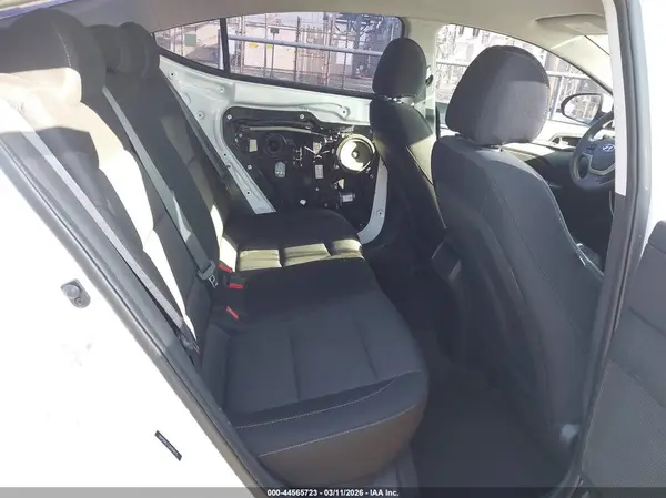 5NPD84LF2JH369075 2018 HYUNDAI ELANTRA - Image 8