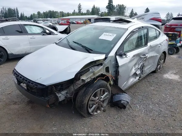 5NPD84LF2JH374938 2018 HYUNDAI ELANTRA - Image 2