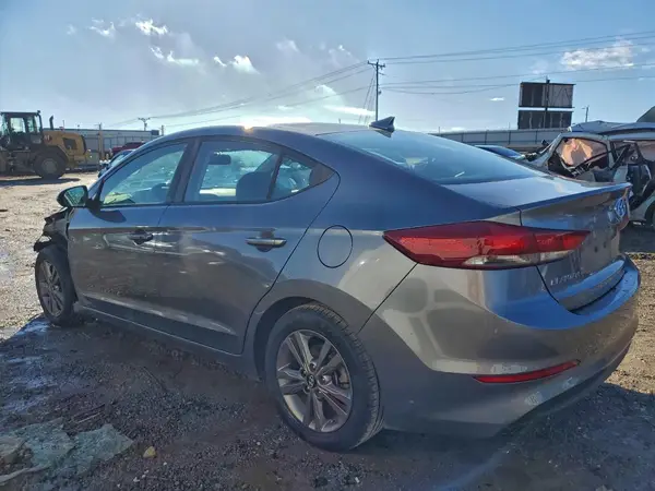 5NPD84LF2JH375782 2018 HYUNDAI ELANTRA - Image 2