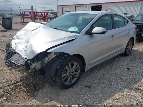 5NPD84LF2JH377175 2018 HYUNDAI ELANTRA - Image 2