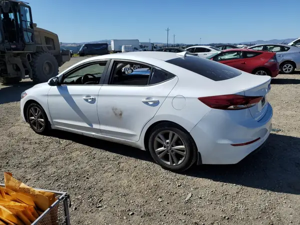 5NPD84LF2JH379492 2018 HYUNDAI ELANTRA - Image 2
