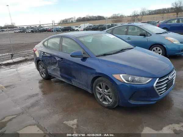 5NPD84LF2JH381453 2018 HYUNDAI ELANTRA - Image 1