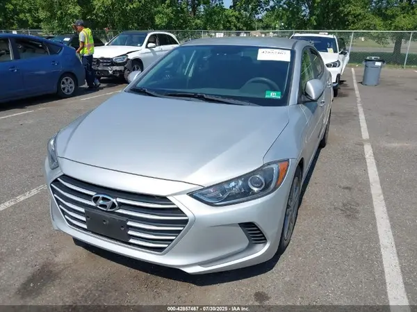 5NPD84LF2JH386281 2018 HYUNDAI ELANTRA - Image 2