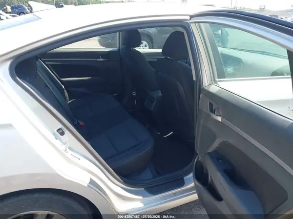5NPD84LF2JH386281 2018 HYUNDAI ELANTRA - Image 8