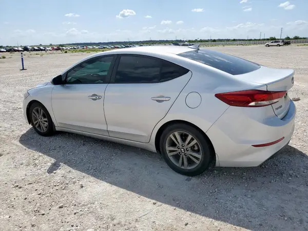 5NPD84LF2JH387902 2018 HYUNDAI ELANTRA - Image 2